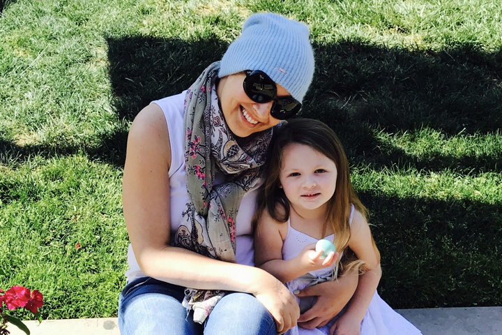 Pancreatic cancer patient Rachel Santmyer-Flores and her daughter