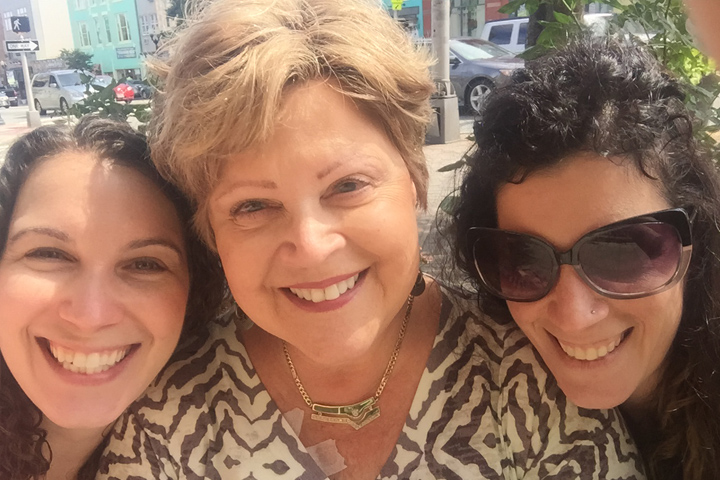 Pancreatic cancer patient Rona Greenberg and her daughters