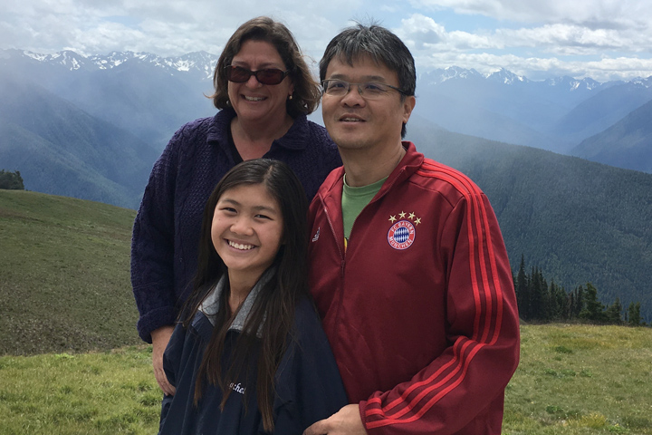 Pancreatic cancer patient Samuel Chi and his family in the mountains