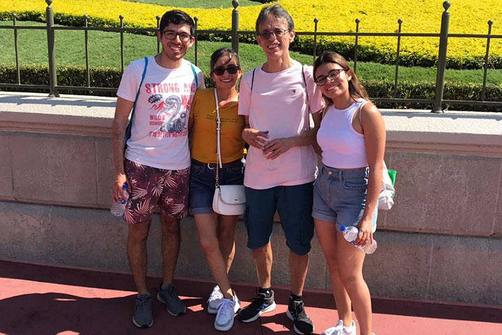 Pablo Rodriguez y su familia