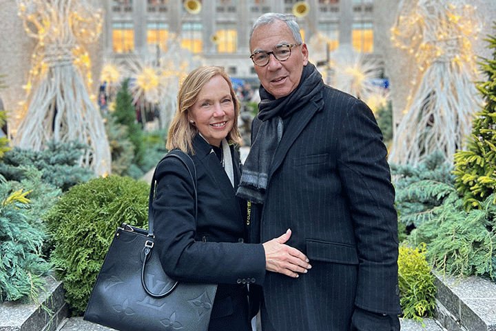 Pancreatic cancer survivor Martin Hynes and his wife in Rockefeller Center