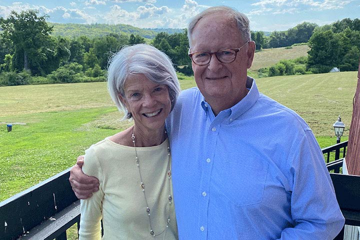 Long-term survivor Bob Minetti and his wife.